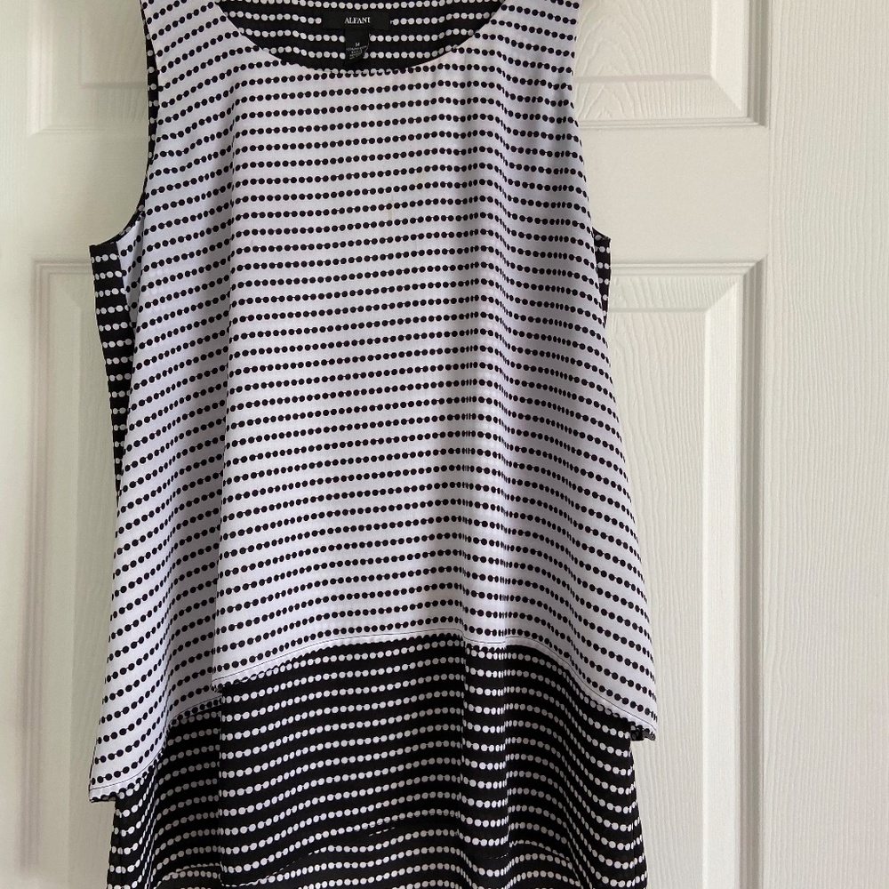 Alfini, Medium, Black & White Top